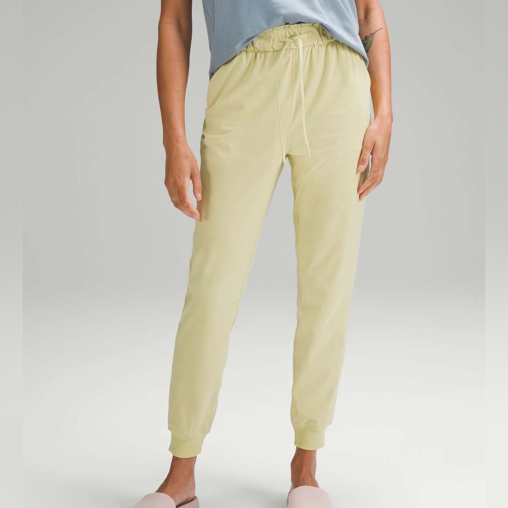Lululemon Stretch High-Rise Jogger NWT